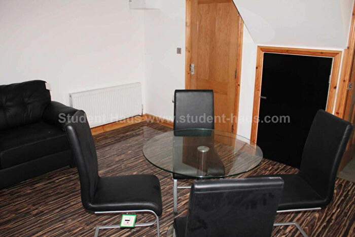 2 Bedroom House To Rent In Littleton Road, Salford, M7