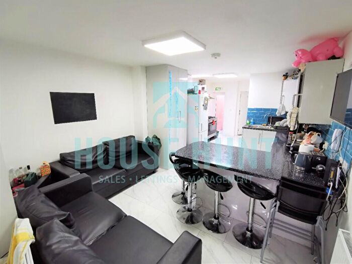 6 Bedroom Terraced House To Rent In Dawlish Road, Birmingham, B29