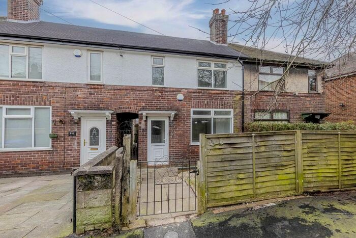 3 Bedroom Town House To Rent In Broadway, Meir, ST3