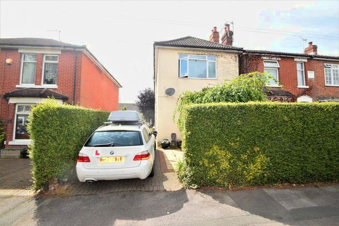 3 Bedroom Semi-Detached House To Rent In Guest Road, Bishopstoke, SO50