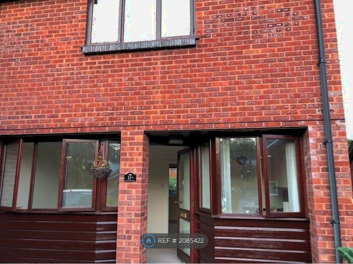 1 Bedroom Flat To Rent In Valley Park Close, Exeter, EX4
