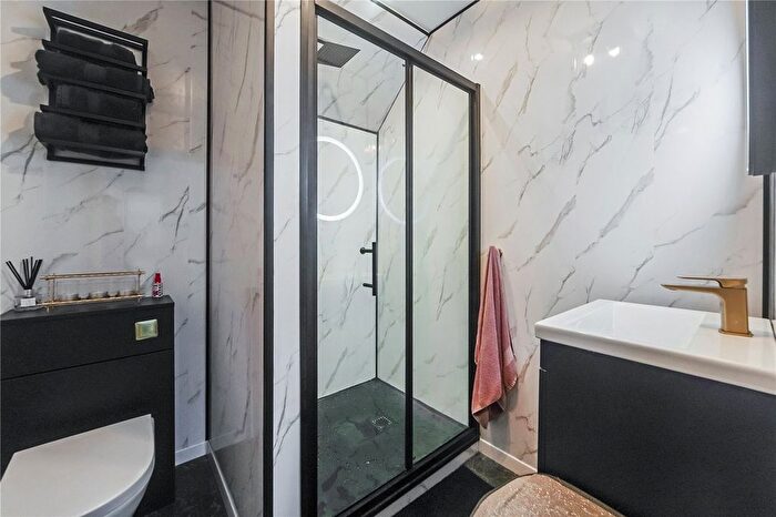 2 Bedroom End Of Terrace House For Sale In Ardencraig Terrace, Glasgow, Glasgow City, G45