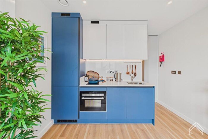 Apartment To Rent In College Road, Croydon, CR0