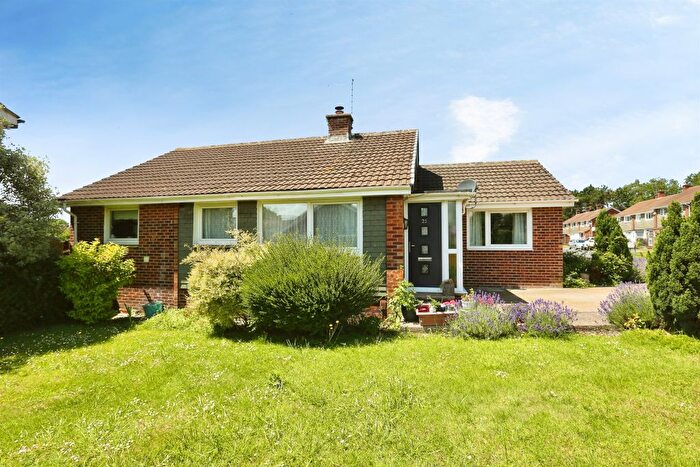 4 Bedroom Detached Bungalow For Sale In Waterbeech Drive, Hedge End, Southampton, SO30