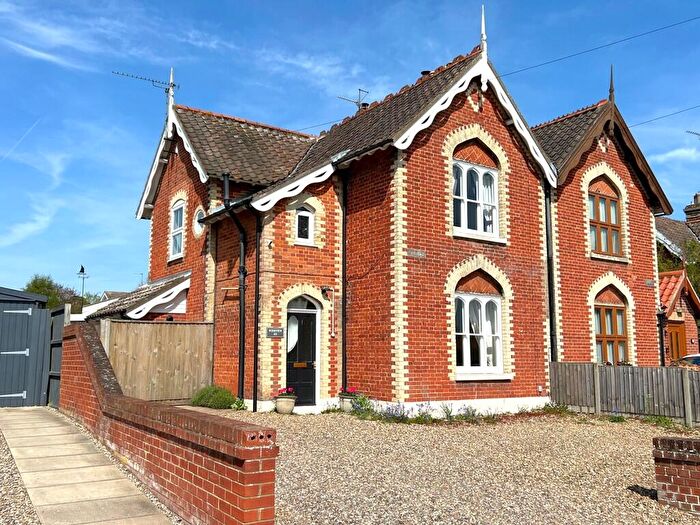 3 Bedroom Semi-Detached House For Sale In Bacton Road, North Walsham, NR28