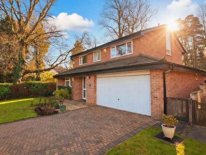 4 Bedroom Detached House For Sale In Kingsland Grange, Newbury, RG14