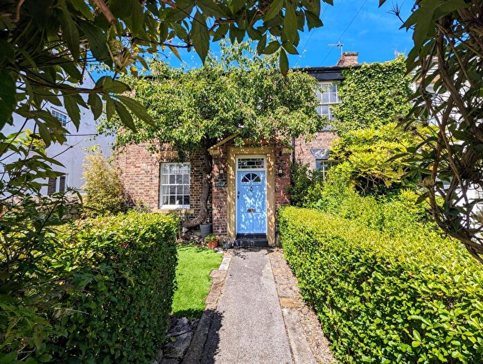 3 Bedroom Cottage For Sale In North Guards, Sunderland, SR6