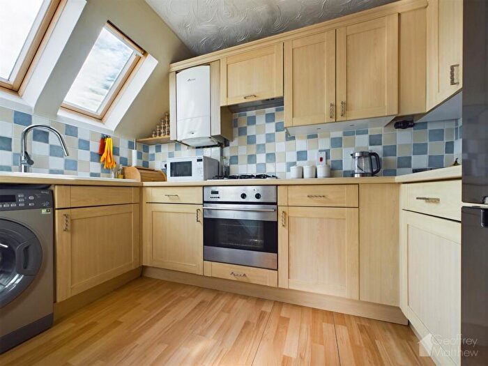 2 Bedroom Flat For Sale In Cleveland Way, Stevenage, SG1