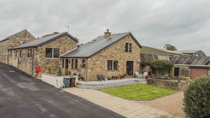 3 Bedroom Farmhouse For Sale In Greenhead Lane, Reedley, Burnley, BB12