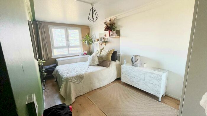 3 Bedroom Flat To Rent In Hensley Point, Homerton, E9