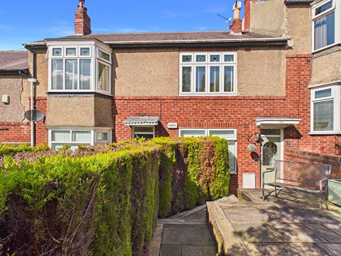 2 Bedroom Flat For Sale In Melrose Avenue, Low Fell, NE9