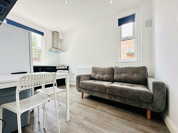 2 Bedroom Apartment To Rent In Park Road, Nottingham, NG7