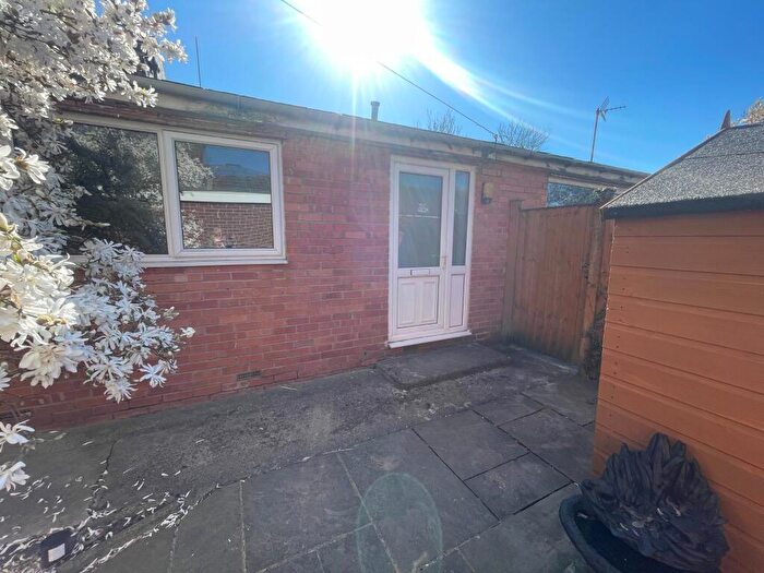 1 Bedroom Bungalow To Rent In Queen Street, Derbyshire, Chesterfield, S40