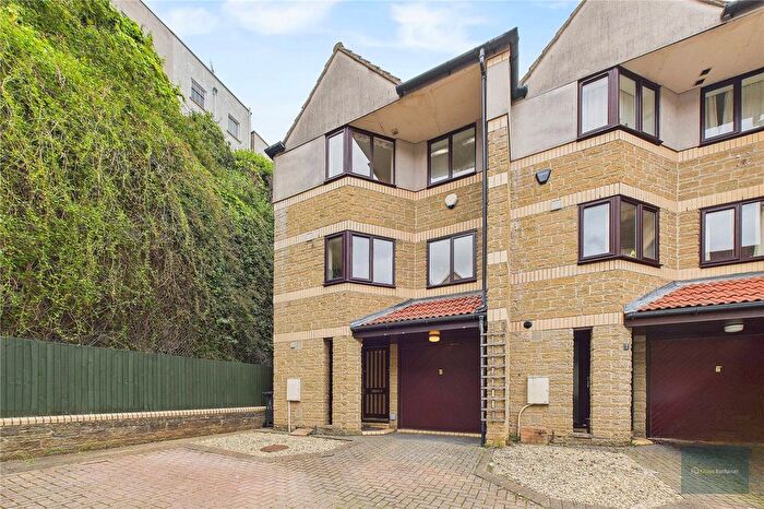 4 Bedroom End Of Terrace House To Rent In Worrall Mews, Bristol, BS8