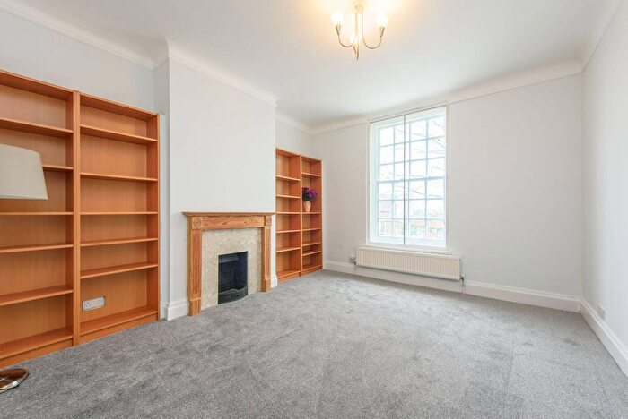 3 Bedroom Flat To Rent In Finchley Road, Temple Fortune, London, NW11
