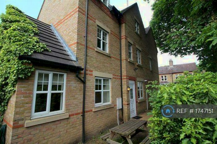 4 Bedroom Semi-Detached House To Rent In Huntly Grove, Peterborough, PE1