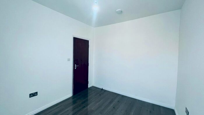 3 Bedroom Terraced House To Rent In Thorpe Road, East Ham, E6