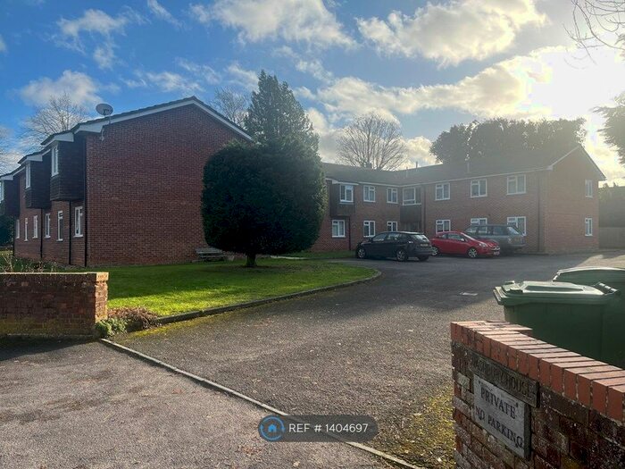 2 Bedroom Flat To Rent In Monkswood Close, Newbury, RG14