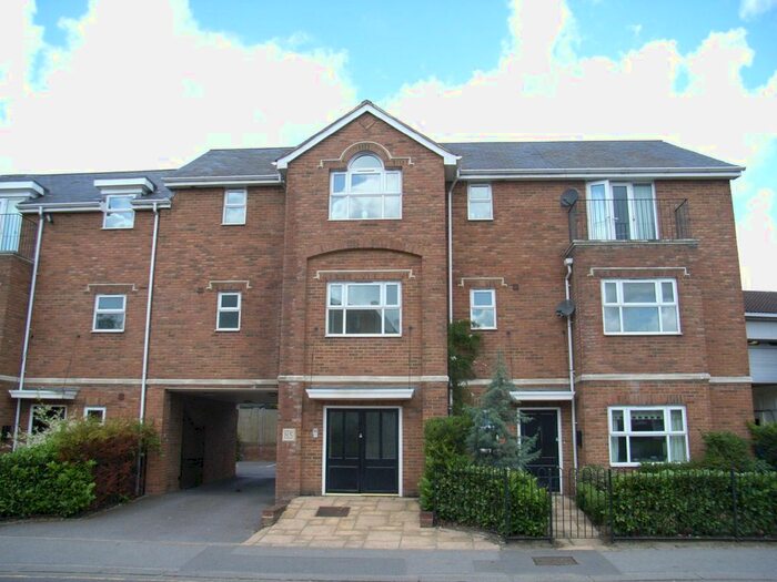 1 Bedroom Flat To Rent In Kingston Road, Leatherhead KT22
