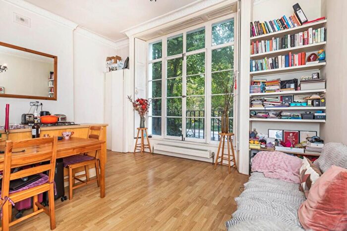 1 Bedroom Flat For Sale In Essex Road, London, N1