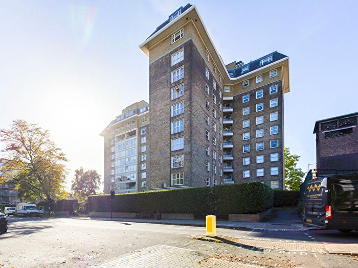 3 Bedroom Flat For Sale In St. Johns Wood Park, NW8