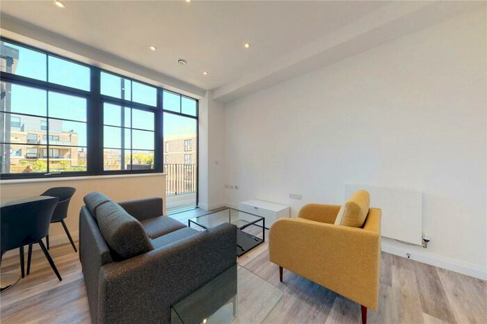 1 Bedroom Flat To Rent In Pearl Apartments, London, SE5