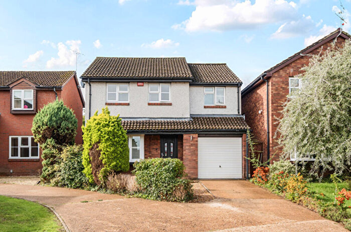 4 Bedroom Detached House For Sale In Northway, Wokingham, Berkshire, RG41