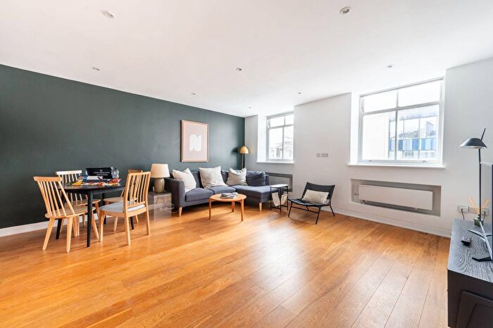 2 Bedroom Flat To Rent In Pembridge Road, Notting Hill Gate, London, W11