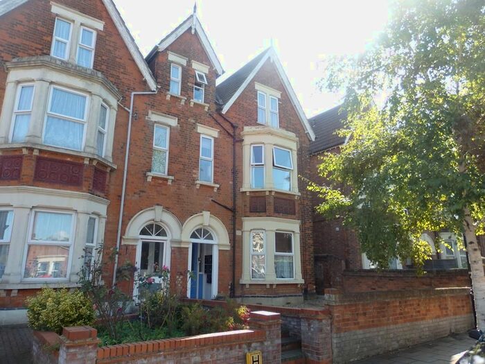 1 Bedroom Flat To Rent In Flat St Andrews Road, Bedford, MK40