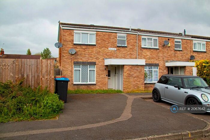 3 Bedroom End Of Terrace House To Rent In Stantonbury Close, New Bradwell, Milton Keynes, MK13