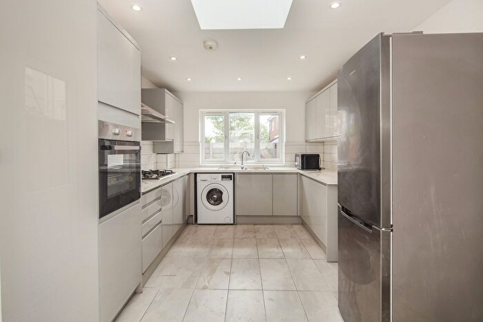 4 Bedroom Terraced House To Rent In Cotford Road, Thornton Heath, CR7