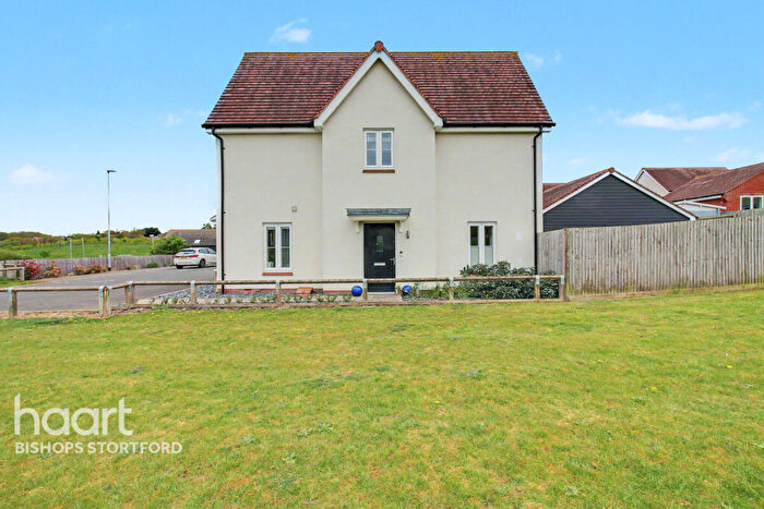 3 Bedroom Detached House For Sale In Bluebell Drive, Stansted, CM24