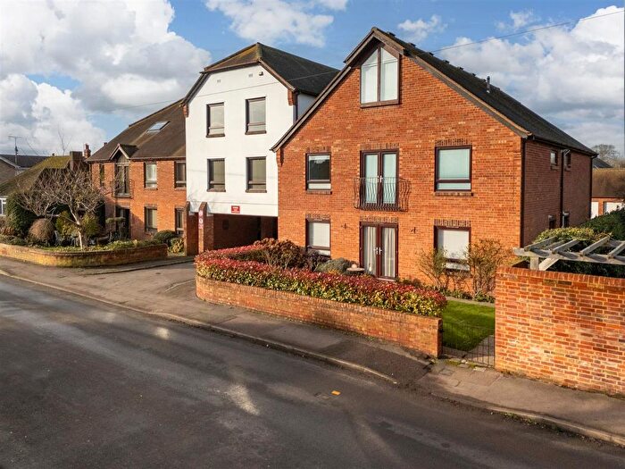 3 Bedroom Property For Sale In Croft Road, Thame, OX9