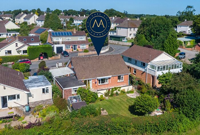 4 Bedroom Bungalow For Sale In Deans Park, South Molton, EX36