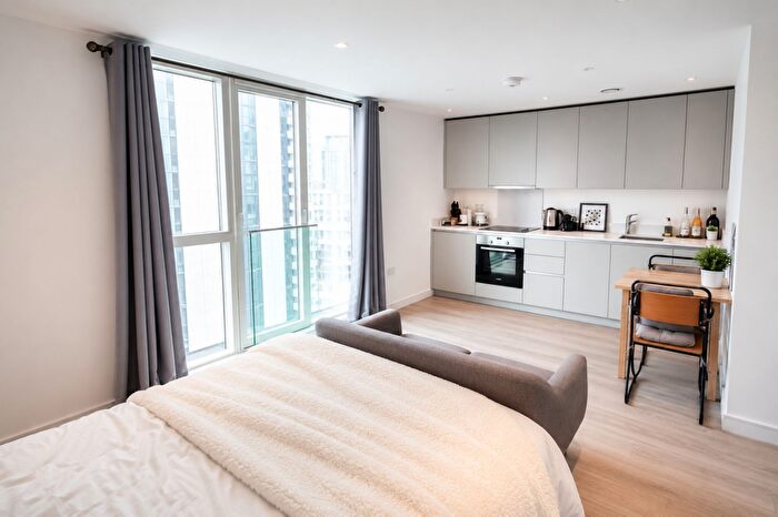 Studio To Rent In Saffron Central Square, Pinnacle Apartments, CR0