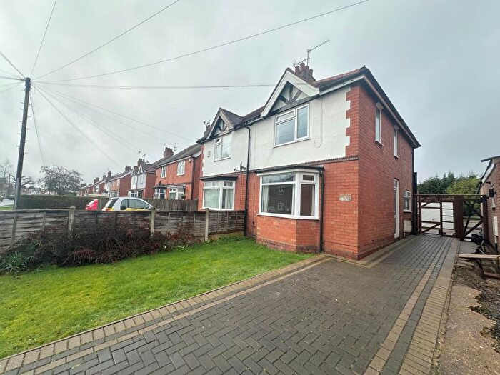 2 Bedroom House To Rent In Crooks Lane, Studley, B80