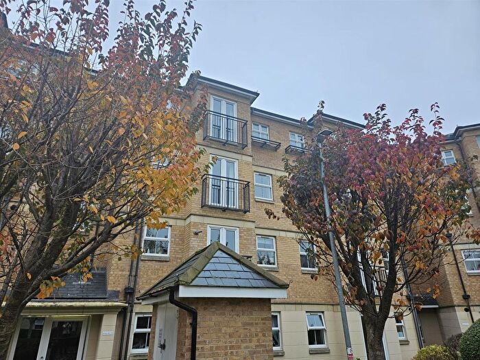 2 Bedroom Flat To Rent In Venneit Close, Oxford, OX1
