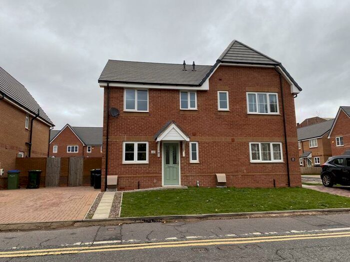 3 Bedroom Semi-Detached House To Rent In Chester Road, Cradley Heath, B64