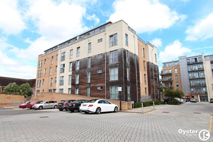 2 Bedroom Flat To Rent In Fortune Avenue, Domus Court, HA8