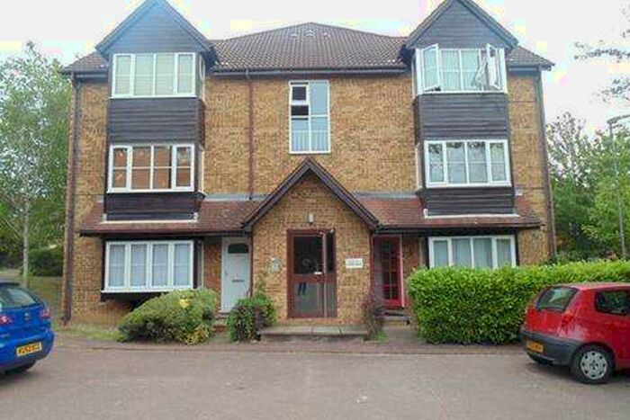 Flat To Rent In Cambrian Green, Snowdon Drive, NW9