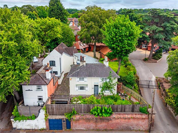 3 Bedroom Detached House For Sale In Mansfield Road, Nottingham, Nottinghamshire, NG5