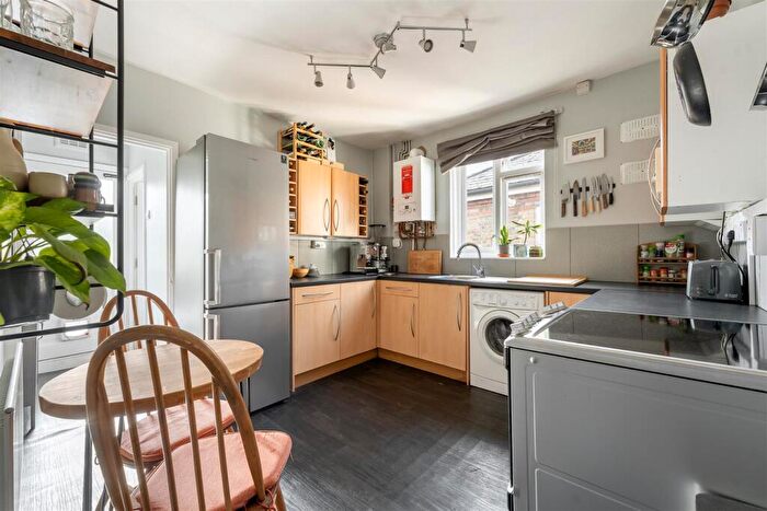 2 Bedroom Flat For Sale In Leucha Road, Walthamstow, E17