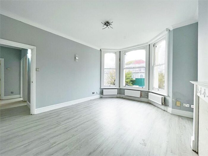 2 Bedroom Apartment To Rent In Westbourne Villas, Hove, BN3