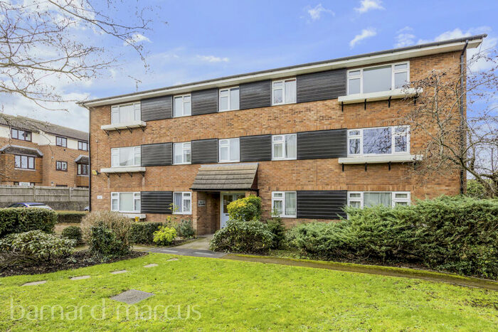 1 Bedroom Apartment To Rent In East Street, Epsom, KT17