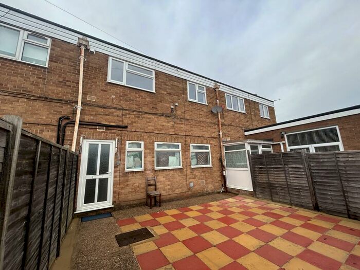 2 Bedroom Flat To Rent In Landcross Drive, Northampton, NN3