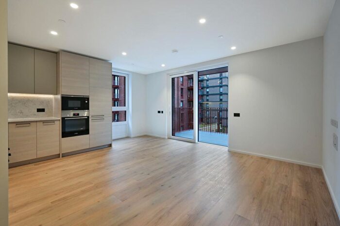 2 Bedroom Flat To Rent In Bowline House, Heron Wharf, London, E14