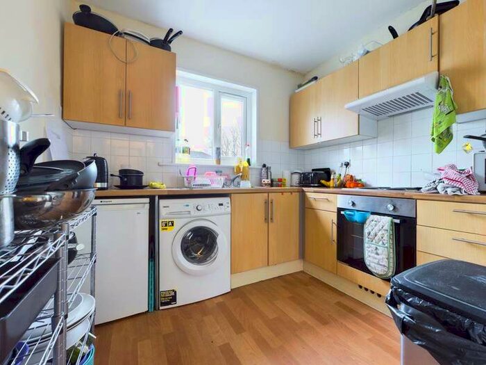 5 Bedroom Maisonette Flat To Rent In Springfield Road, Brighton, BN1
