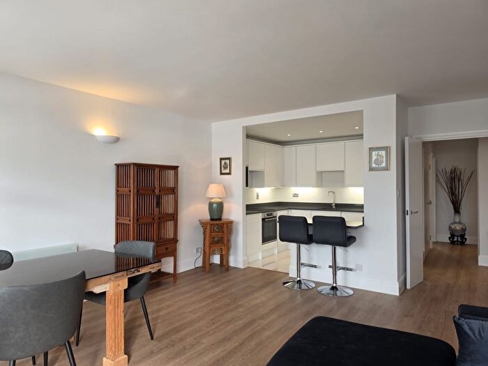 1 Bedroom Flat To Rent In Dundee Wharf, Three Colt Street, E14