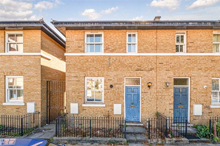 2 Bedroom End Of Terrace House To Rent In Benworth Street, Bow, London, E3