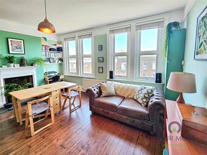 1 Bedroom Flat For Sale In New Cross Road, London, SE14
